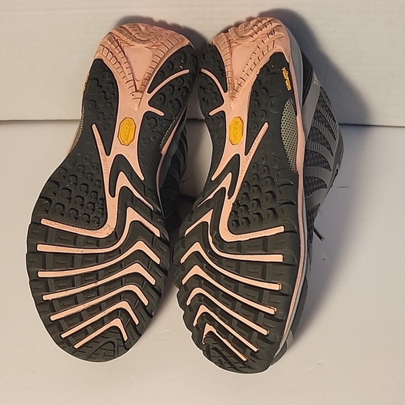 Merrell Gray and Pink Athletic Shoes - Picture 5 of 8